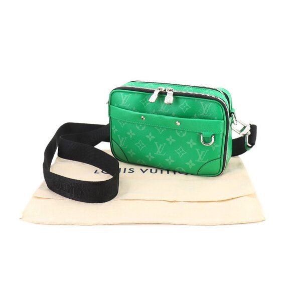 LOUIS VUITTON Taigarama Alpha Messenger Shoulder Bag Vert M31014 90257015 - Picture 1 of 10